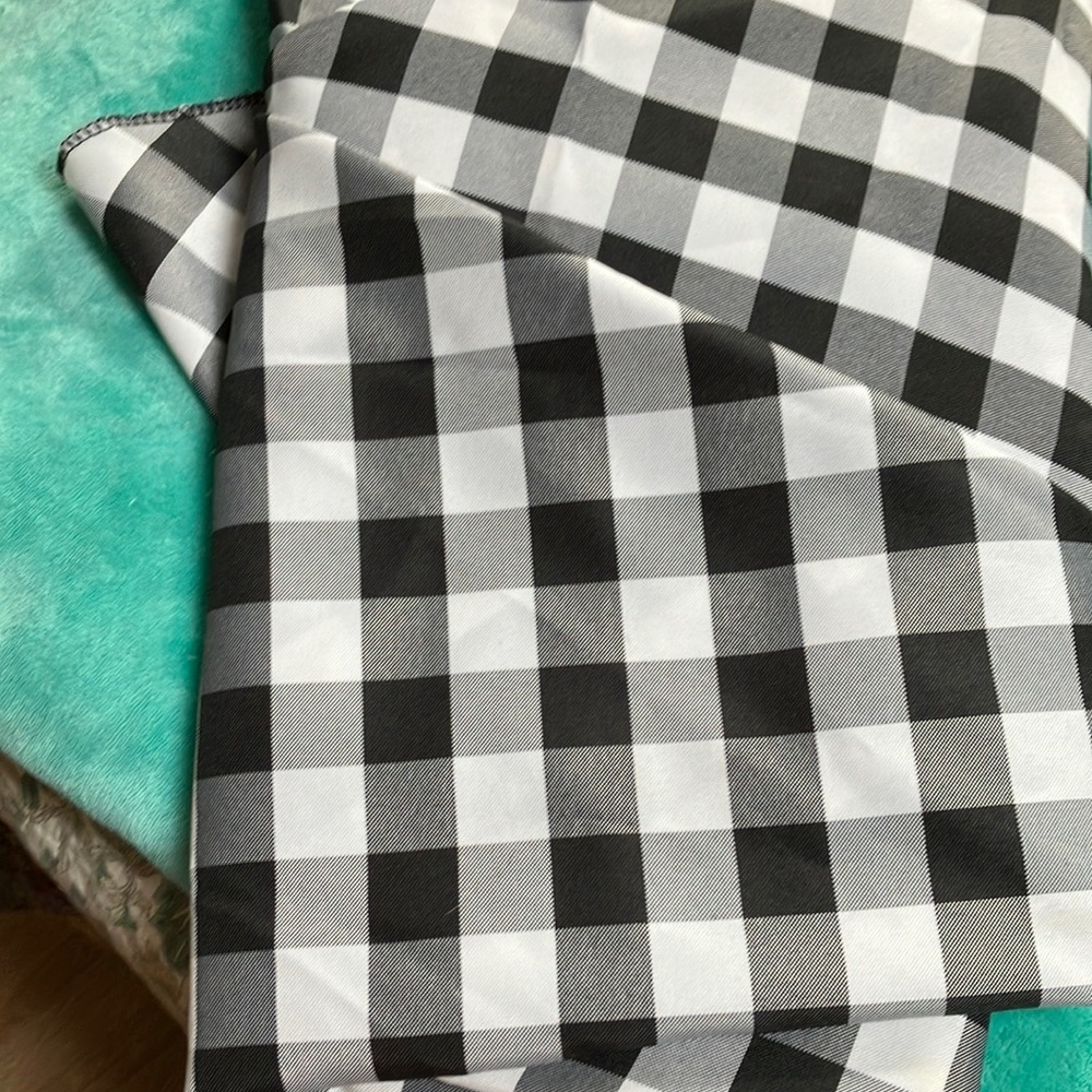 Round table cloth